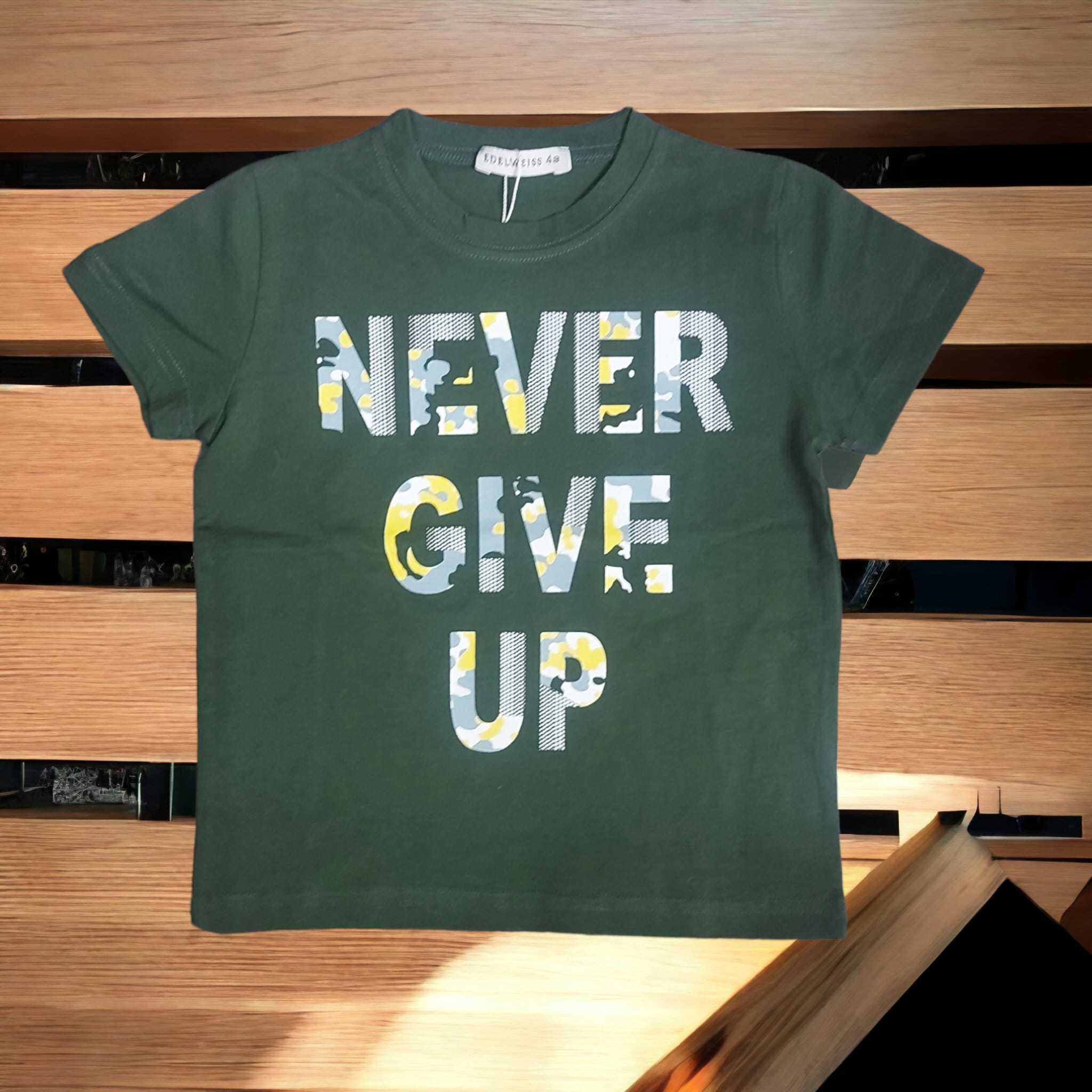 NEVER GİVE UP YEŞİL TSHIRT